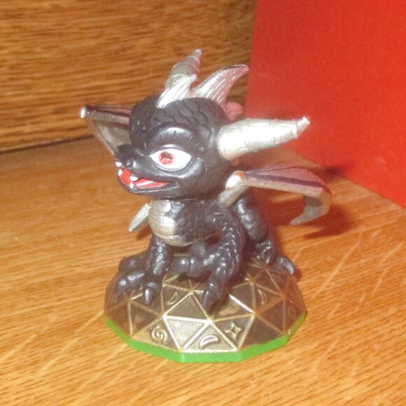 Dark Spyro from Skylanders: Spyro's Adventure (Series 1) Figures - Picture 5 of 5